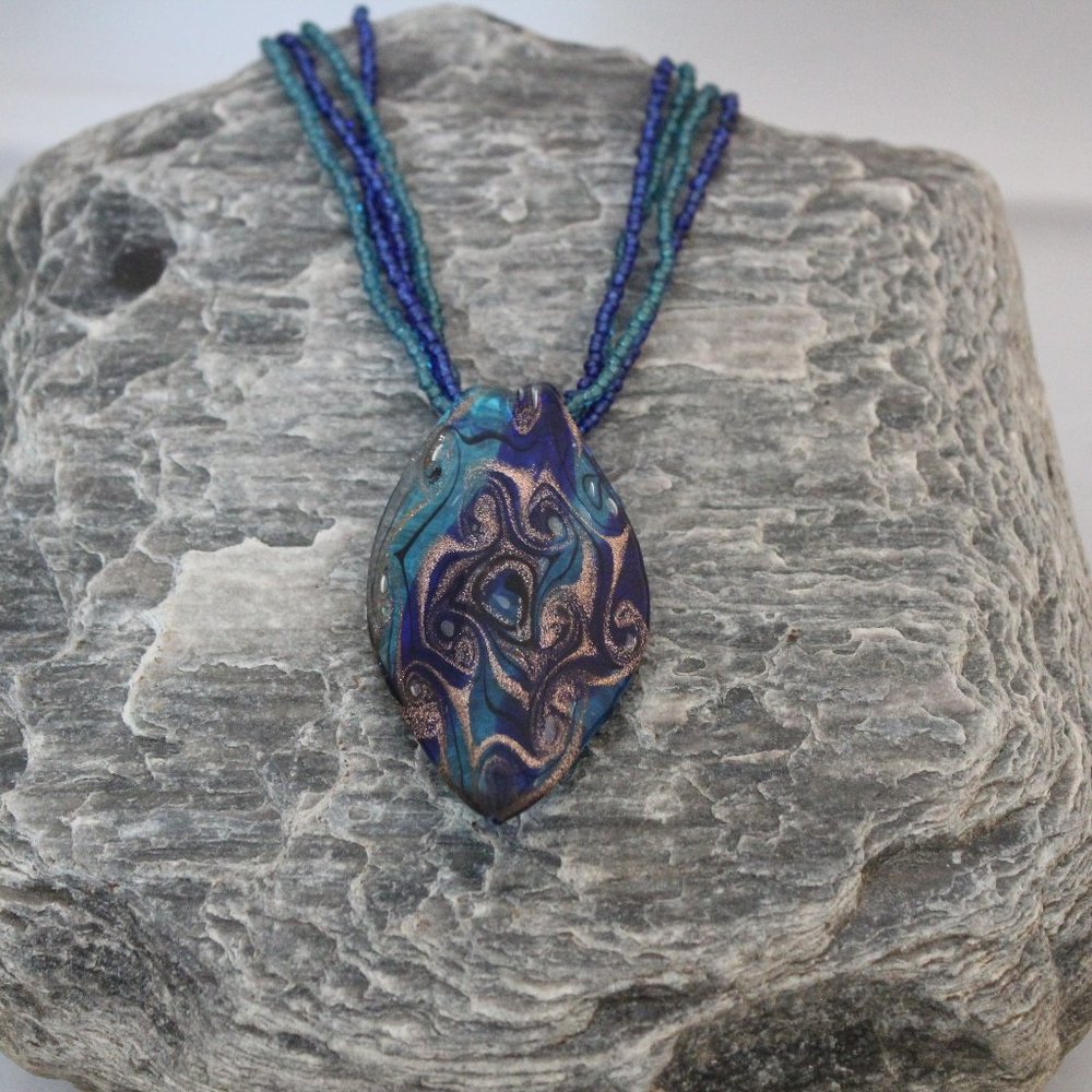 Blue glass necklas